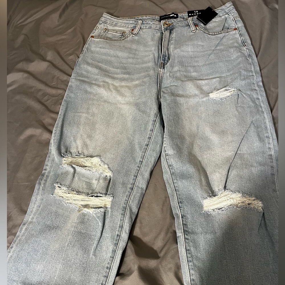 Fashion nova jeans size 14 straight blue jeans broken zipper